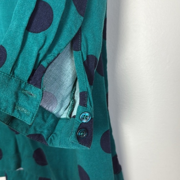 Crown & Ivy Emerald Green Dotted 3/4 Sleeve Ruffle Neck Printed Top Size Small - Picture 6 of 8